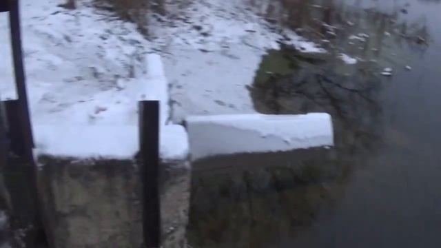 Зимняя рыбалка. Ловим живцов на паук. смотреть онлайн