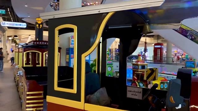 Шоппинг в Паттайе - Uniqlo в Терминал 21. Катаемся по Бич роуд смотреть онлайн