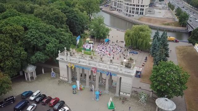 Международный день йоги в Минске смотреть онлайн