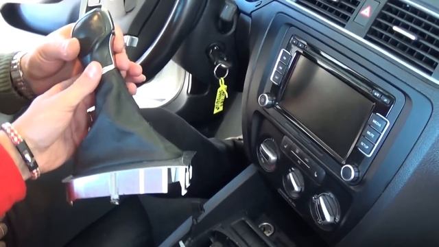 VW JETTA MK6 SHIFTER REMOVAL REPLACEMENT SHIFTING KNOB GOLF MK6 смотреть онлайн