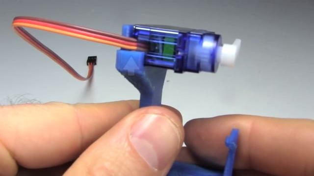 Making a Servo Controlled Eyeball for Pi Camera 2 смотреть онлайн