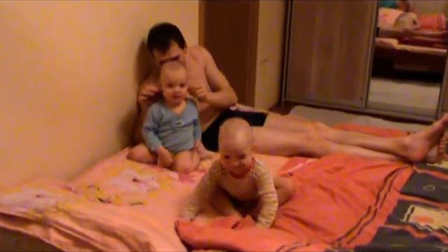Ярослав и Даниил-1 год 2 месяца.mpg смотреть онлайн