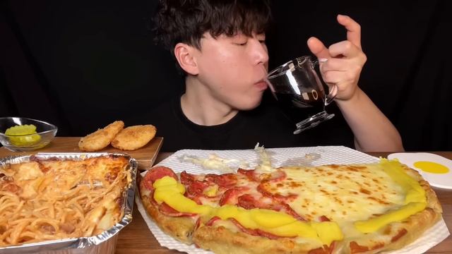 SUB)🍕피자마루 치즈폭탄 페퍼로니 폭탄 피자 & 치즈 오븐 스파게티 먹방 mukbang asmr 치즈 600g의 치즈 폭탄 피자와 치즈 오븐 스파게티, 새우링 튀김🍤 смотреть онлайн