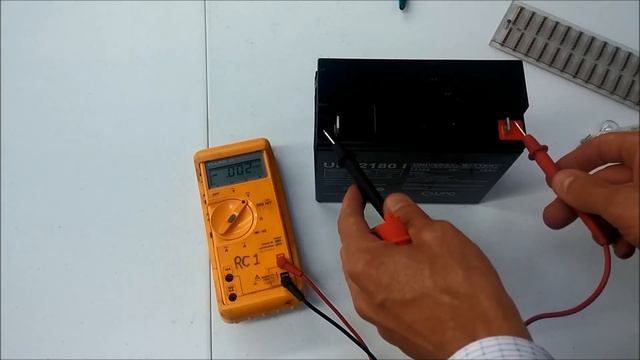 How To Use a Multimeter PART 1: MEASURING VOLTAGE смотреть онлайн