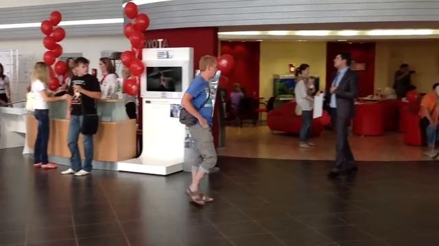 Автосалон тоета презентация смотреть онлайн