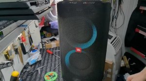 Не включается JBL PartyBox100