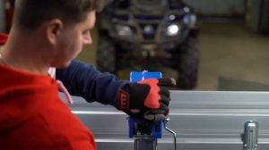 Загрузка квадроцикла на прицеп с помощью лебёдки