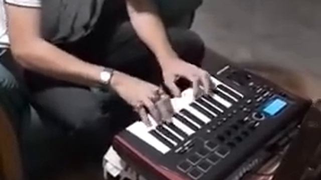 Plachtiaci sólový zvuk (Novation Impulse 25 test) смотреть онлайн