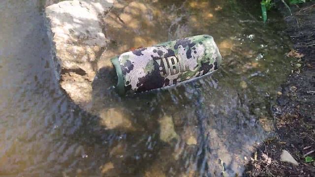 JBL Charge 5 TL Water Test смотреть онлайн