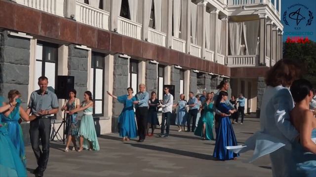 БАЛ НА СЕВЕРНОМ РЕЧНОМ ВОКЗАЛЕ - Большой фигурный вальс смотреть онлайн