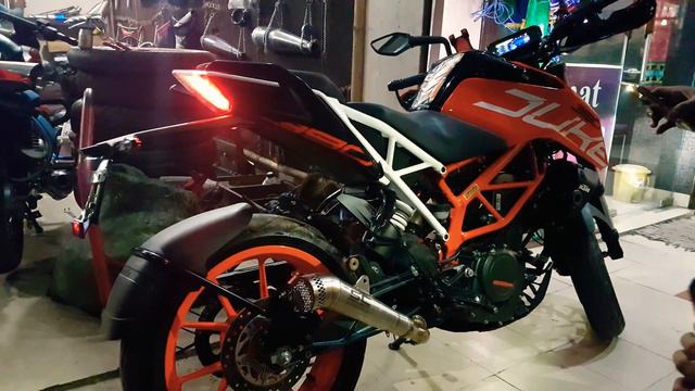 SC PROJECT EXHAUST | KTM DUKE 390 2017 | BRUTAL SOUND!!! смотреть онлайн