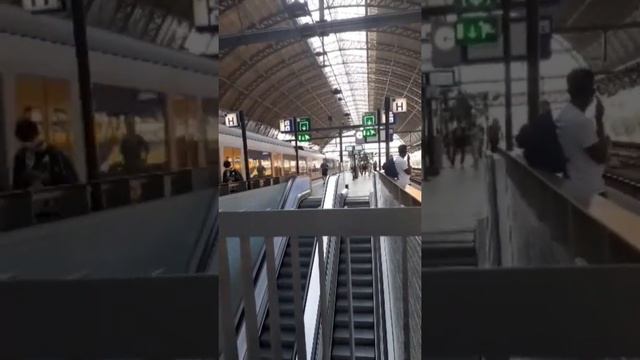Amsterdam Central Station Netherlands смотреть онлайн