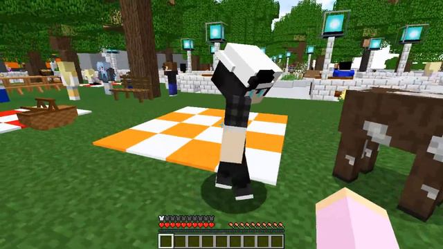 RAVEN AND LITTLE KELLY BECOME KING AND QUEEN?! Minecraft Custom Roleplay смотреть онлайн
