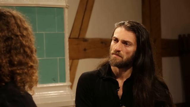 Fabba meets: Estas Tonne – Full Interview смотреть онлайн