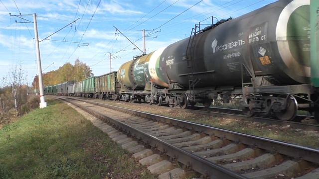 Электровоз ВЛ10У-1005 с грузовым поездом смотреть онлайн