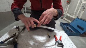 Как работать с сшитым полиэтиленом KAN-therm? Пресс для сшитого полиэтилена. Замена радиатора.