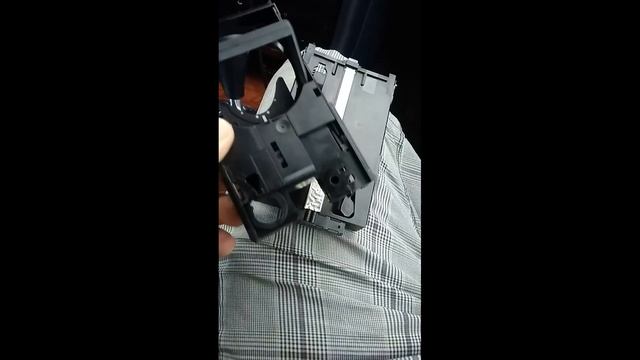 Разбираем подстаканник Audi A6 C5. Почему клинит