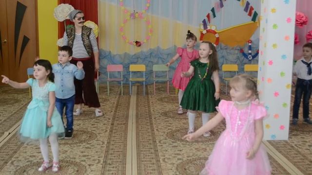 Танец в садике мы самые большие слоники) смотреть онлайн