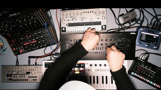 Maidens. Friday Night Synth Jam смотреть онлайн
