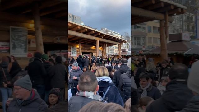 Из Цюриха в Аннемас и Монтрё: Санта-Клаус в летающих санях на Рождественской ярмарке #shorts смотреть онлайн