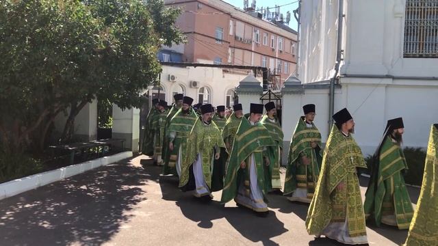 День Святого Духа. Крестный ход. Свято-Духовский собор города Саратова (21.06.2021) смотреть онлайн