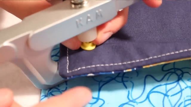 How to Install a Plastic Snap | Step By Step | Easy to Follow | Whitney Sews смотреть онлайн