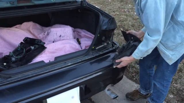 Tail Light Replacement on 2002 Mitsubishi Lancer (Lancer Fix 2) смотреть онлайн