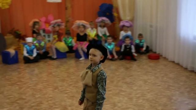 Коротышки из цветочного города, спектакль группы "Пчёлки" смотреть онлайн