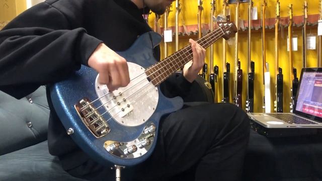 Бас-гитара Sterling By Music Man StingRay Ray34 Blue Sparkle | SKIFMUSIC.RU