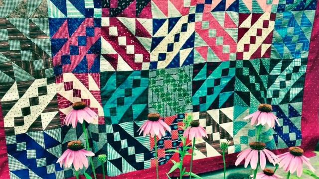 Take Gorgeous Photos of Your Quilts with Flowers смотреть онлайн