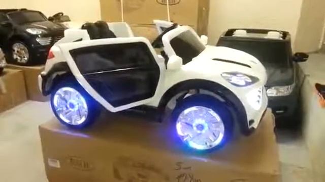 Детский электромобиль Rivertoys Porsche Caynne Turbo VIP смотреть онлайн
