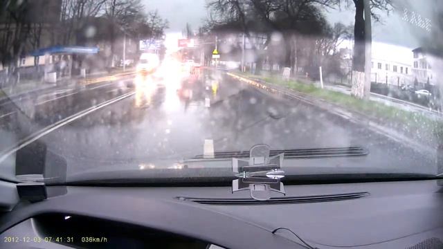 Девушка переходит дорогу смотреть онлайн