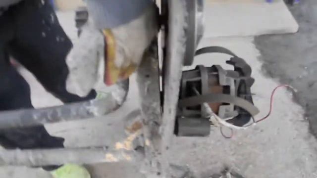 Ремонт бетономешалки. Как заменить подшипники на ведущем валу. Часть 1. смотреть онлайн