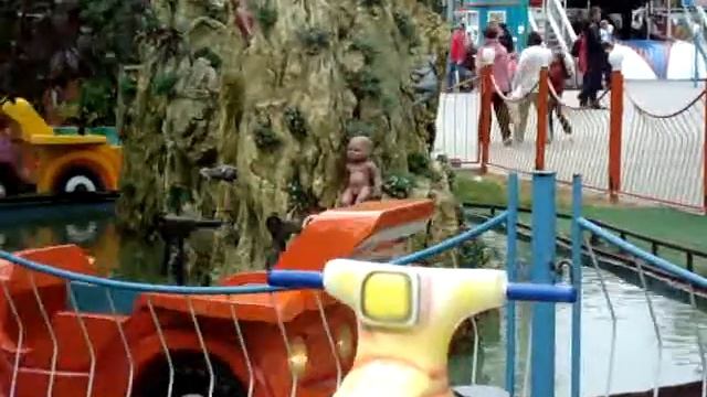 Аттракцион и писающий мальчик на Цветном бульваре смотреть онлайн