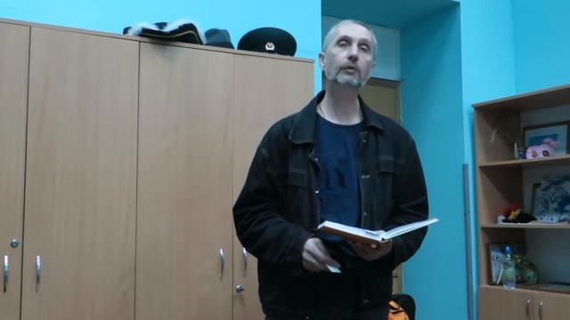 Олег Максименко читает стихи Сергея Анчуткина смотреть онлайн