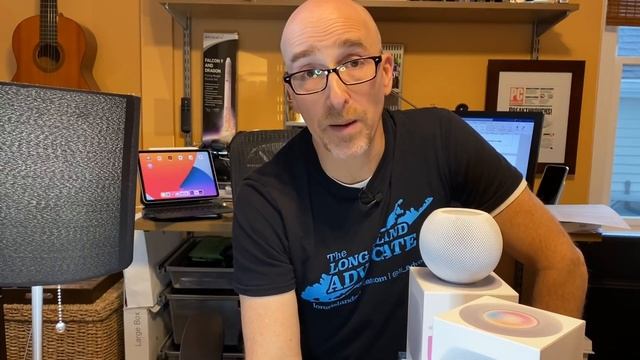 Apple HomePod mini FIRST LOOK! смотреть онлайн