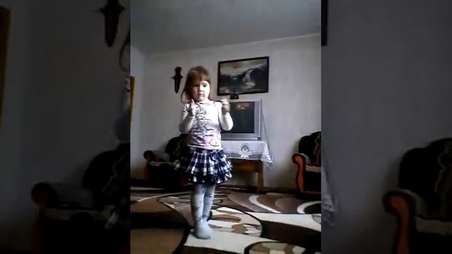 Танец "Раз-ладошка" Mika Vika смотреть онлайн