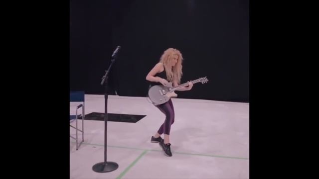 Can Pop Stars Actually Play Guitar? смотреть онлайн
