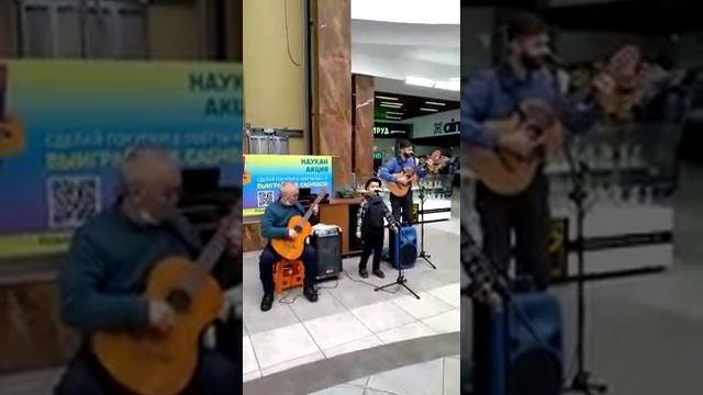 Поздравляем милых женщин с 8 марта!❤💐💐⚘🌷 Песня"Всё что было". смотреть онлайн