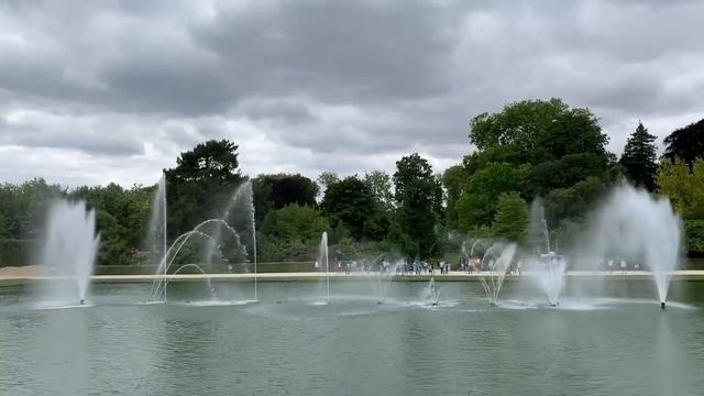 Версаль, фонтан "Зеркало" смотреть онлайн