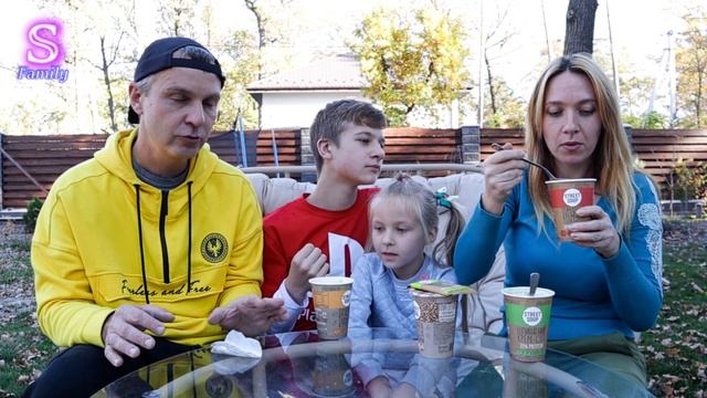 Шпинатный суп ПРОТИВ Томатного с ПЕРЦЕМ! Пробуем еду быстрого приготовления Street Soup