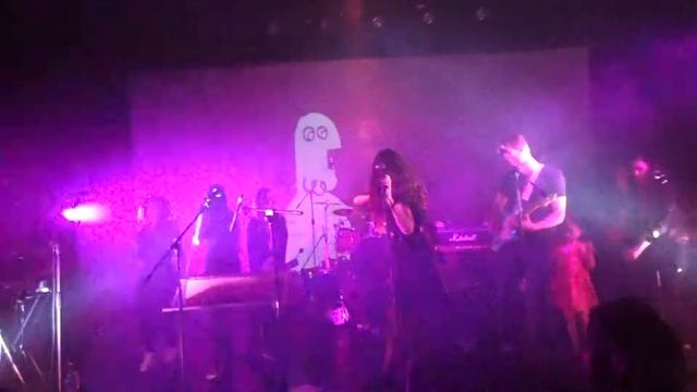 Краснознаменная дивизия имени моей бабушки - Let Me Go смотреть онлайн