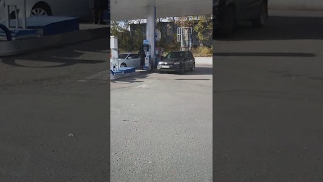 ЦЕНА БЕНЗИНА НА ПОСАДСКОЙ ТАКАЯ ЖЕ КАК РАНЬШЕ ВИДНО ЕКАТЕРИНБУРГ НЕ ПОПАЛ В ЭТОТ РЕГИОН(((( смотреть онлайн