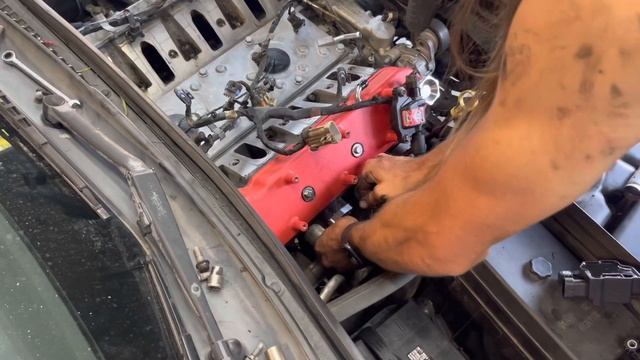 C5 Corvette Ratty Drag Car Part 2: cleaning up the engine bay with Granatelli Motorsports смотреть онлайн