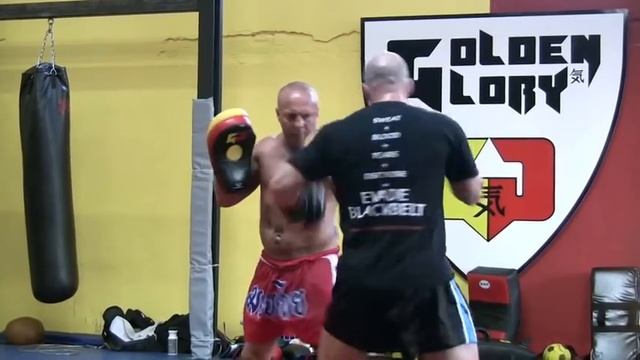 Dave Breed & Ramon Dekkers Golden Glory Training footage смотреть онлайн