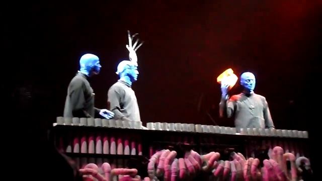 Blue Man Group Pipe Medley (with Crazy Train & Lady Gaga) смотреть онлайн