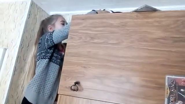 Как снять кошку со шкафа смотреть онлайн