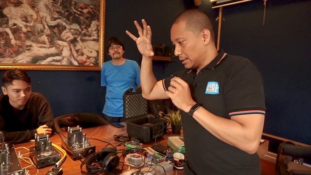 Rock Zircon VS Sennheiser HD 800 (Meet Audio) смотреть онлайн