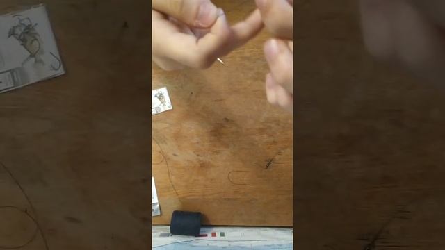 Как привязать крючок и поводок + оснастка патерностер ( извините за вертикальную съёмку)Как привязат смотреть онлайн