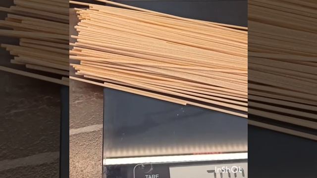 Рецепт моей итальянской свекрови. Спагетти с морепродуктами и ? помидорками. смотреть онлайн